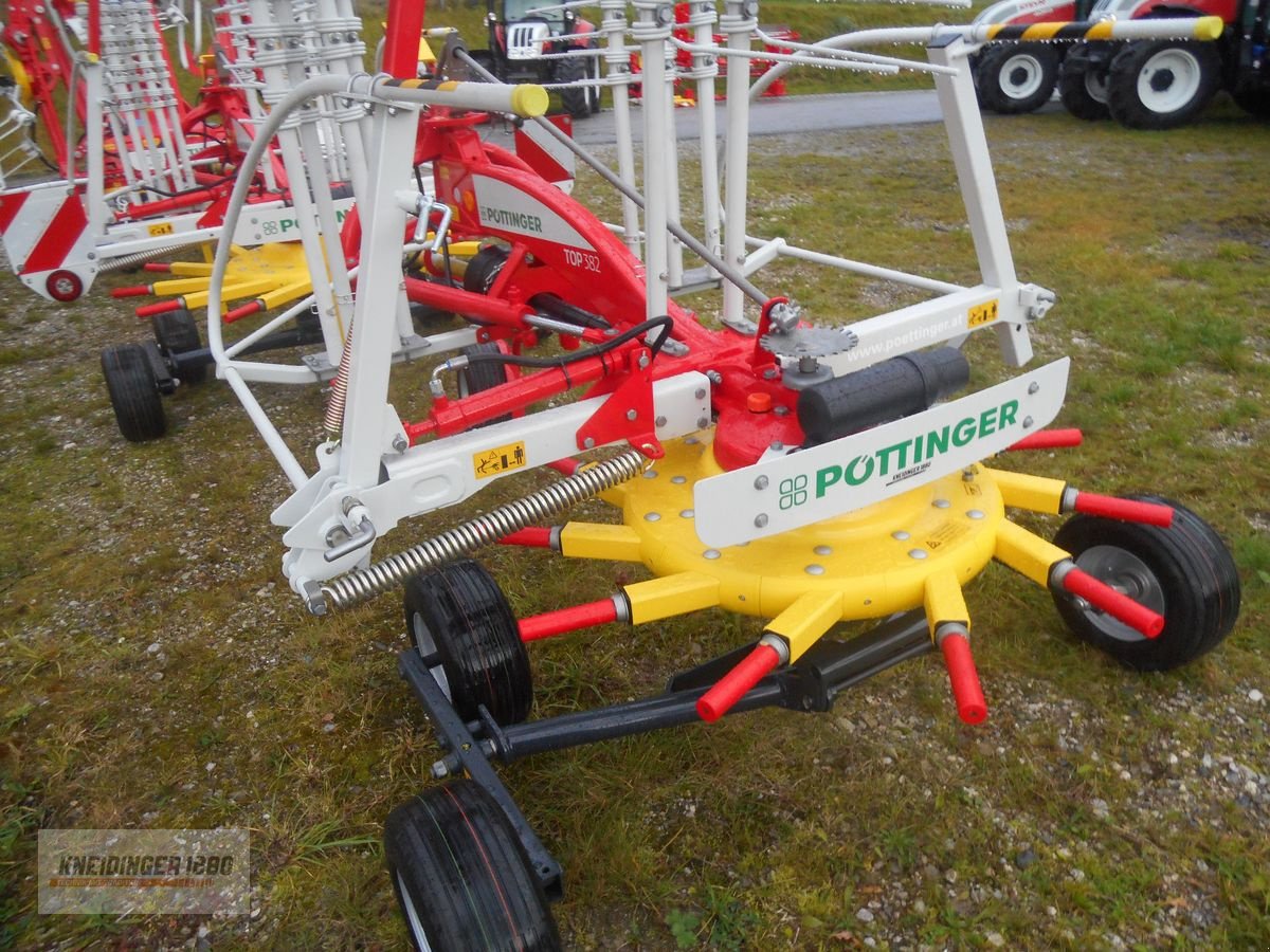 Schwader des Typs Pöttinger Top 382, Gebrauchtmaschine in Altenfelden (Bild 2)