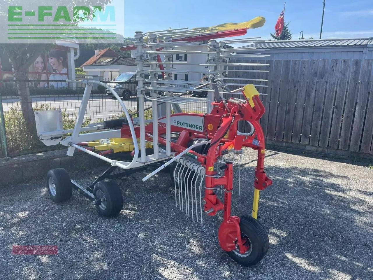 Schwader des Typs Pöttinger top 382, Gebrauchtmaschine in ST. PÖLTEN (Bild 2)