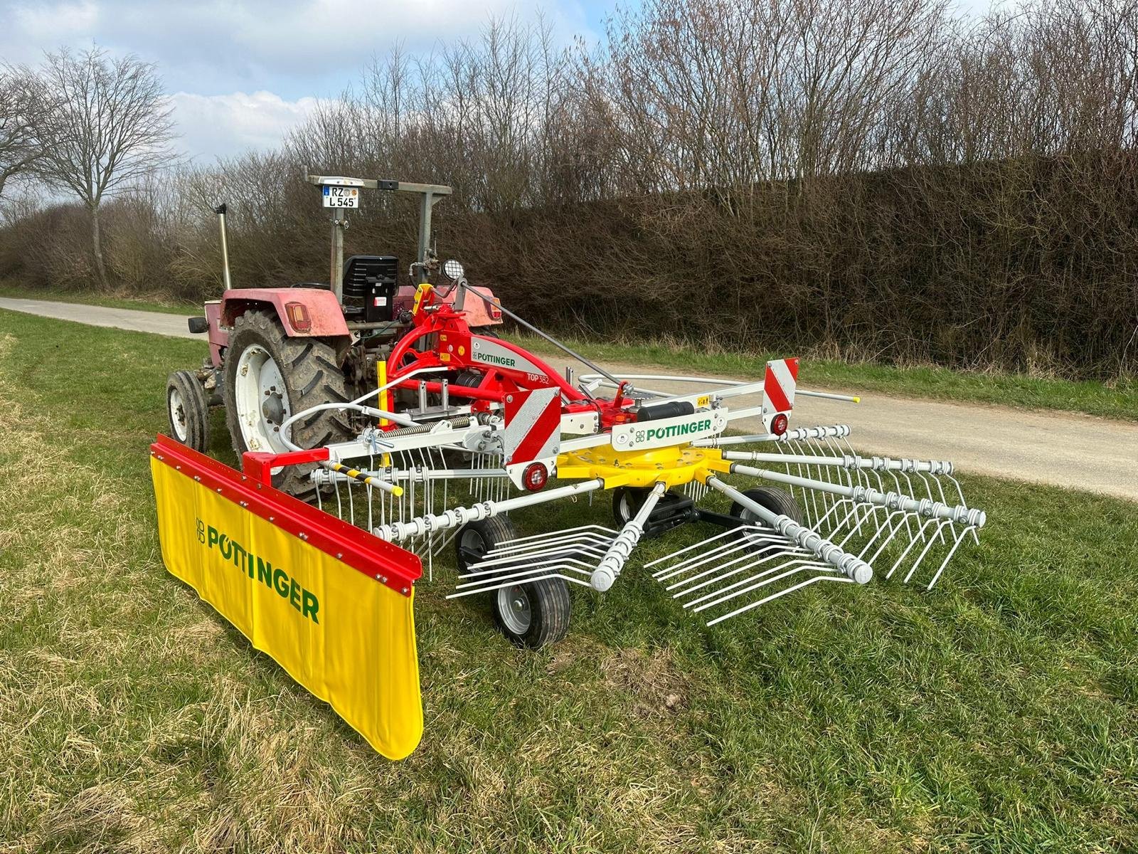 Schwader του τύπου Pöttinger Top 382, Neumaschine σε Klempau (Φωτογραφία 2)