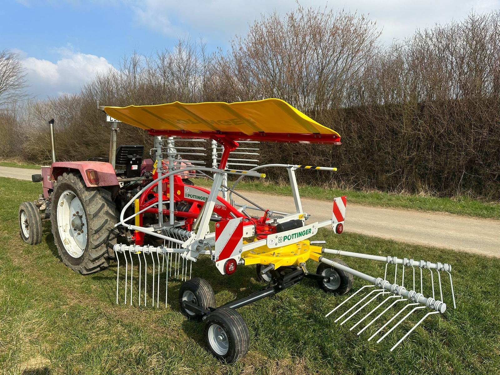 Schwader του τύπου Pöttinger Top 382, Neumaschine σε Klempau (Φωτογραφία 5)