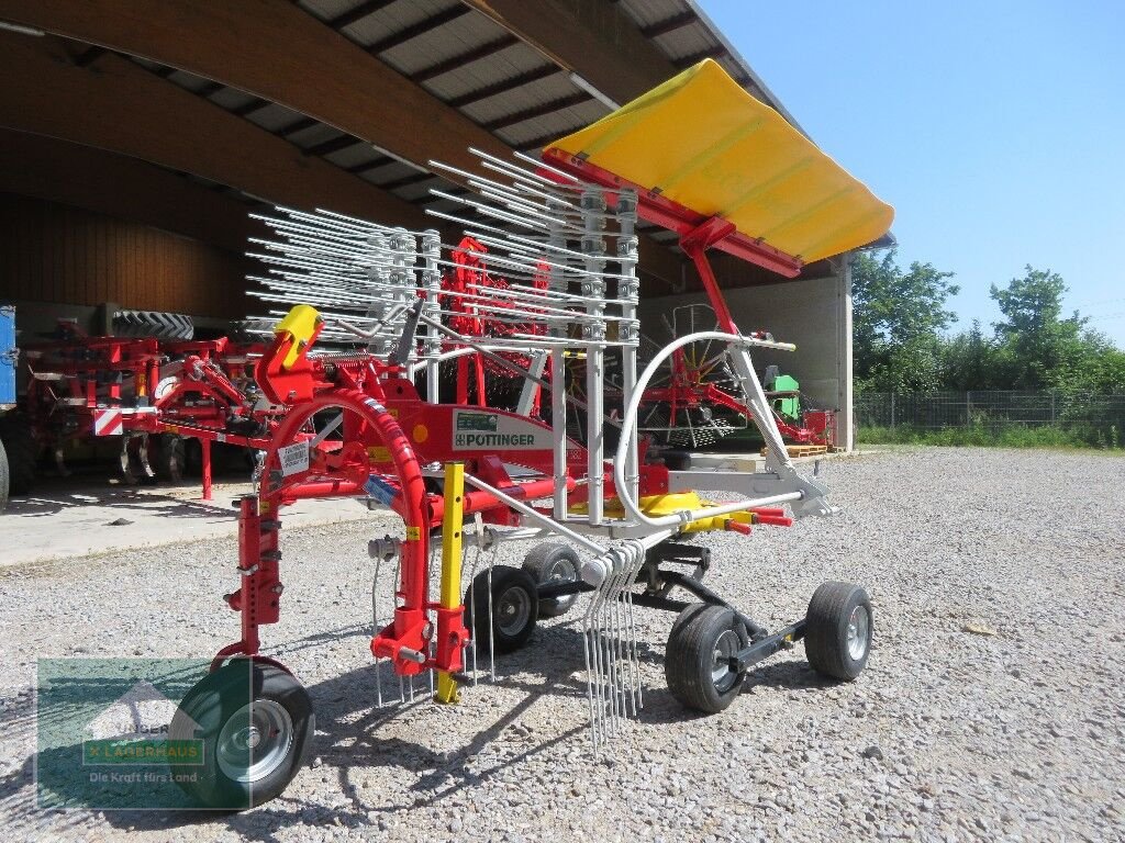 Schwader van het type Pöttinger TOP 382, Neumaschine in Hofkirchen (Foto 1)