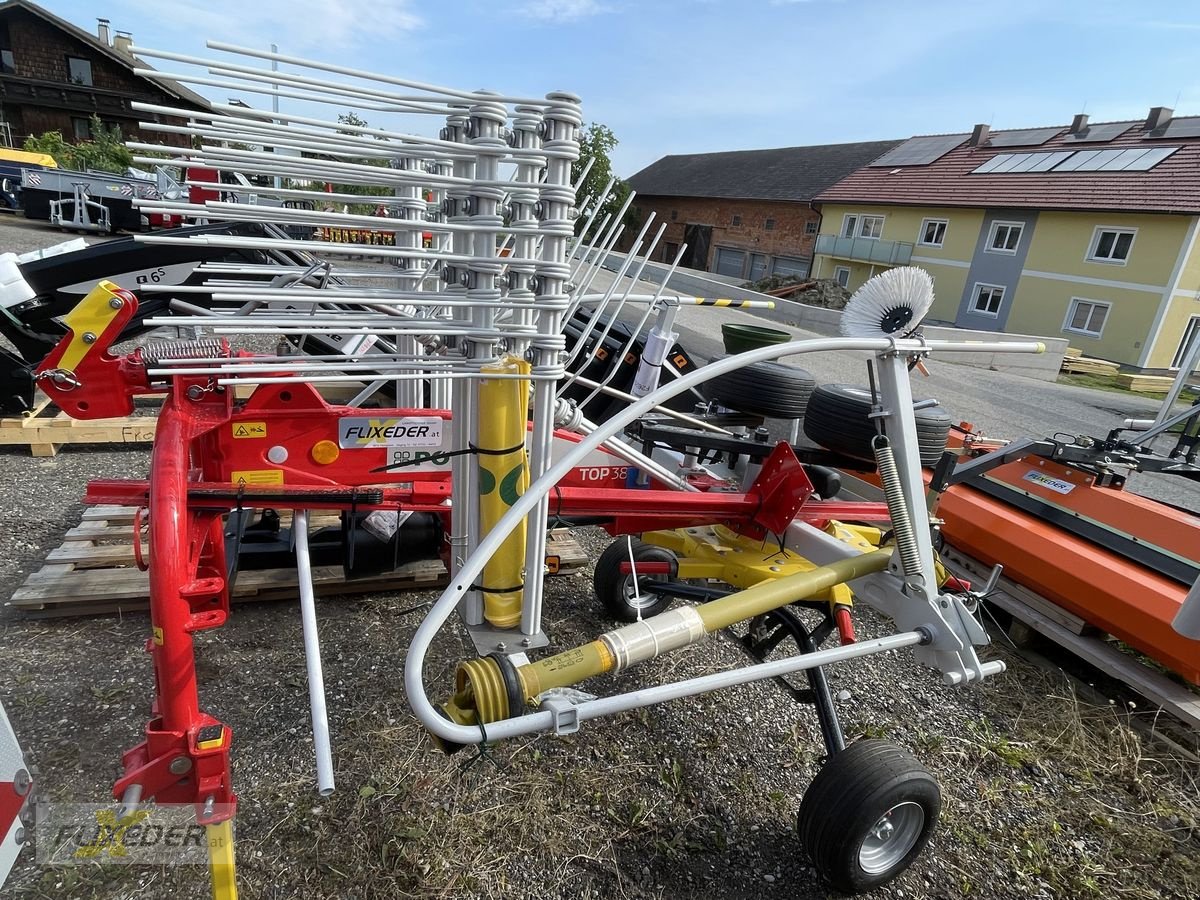 Schwader des Typs Pöttinger Top 382, Neumaschine in Pattigham (Bild 2)
