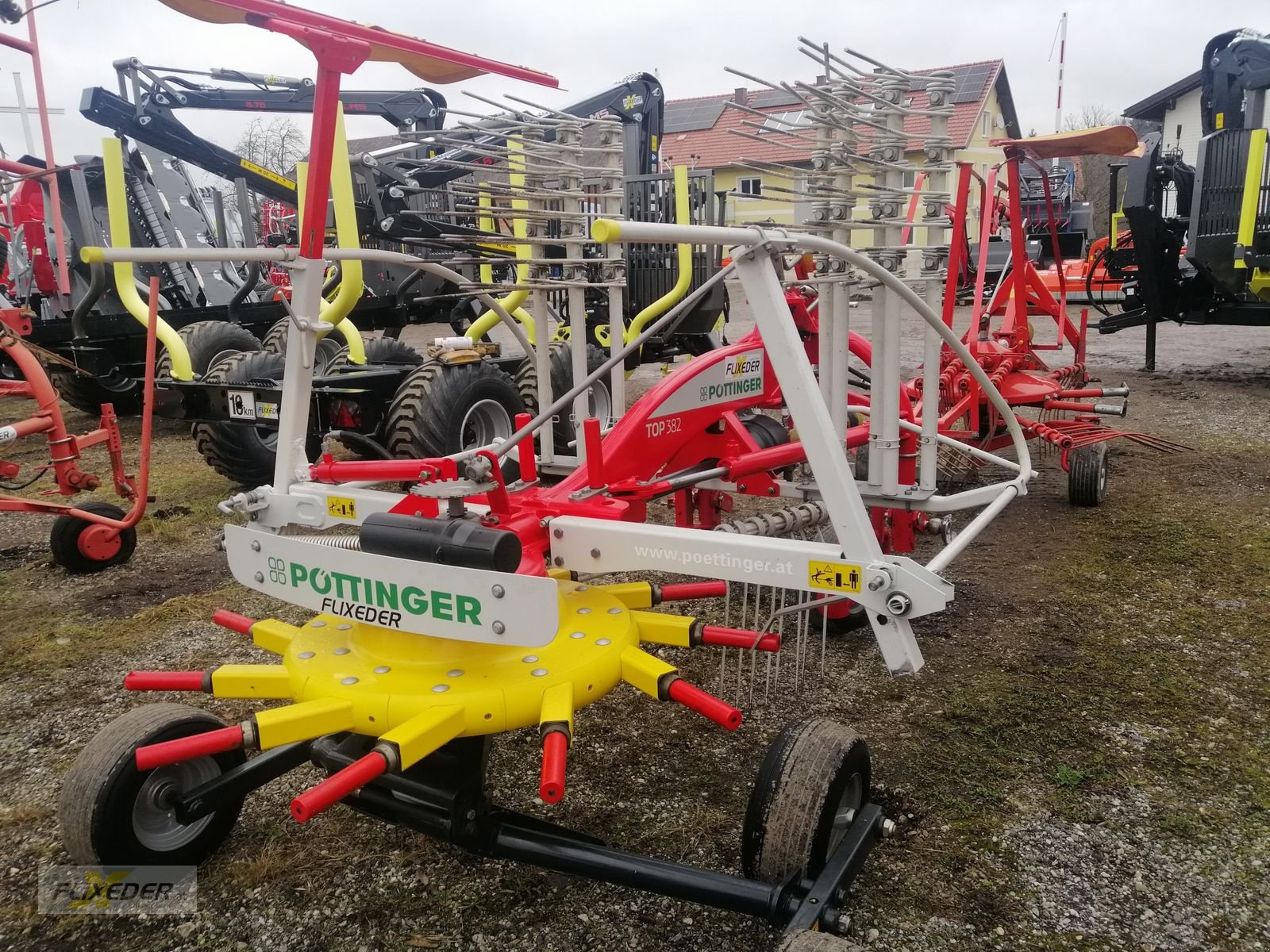 Schwader des Typs Pöttinger Top 382, Gebrauchtmaschine in Pattigham (Bild 4)