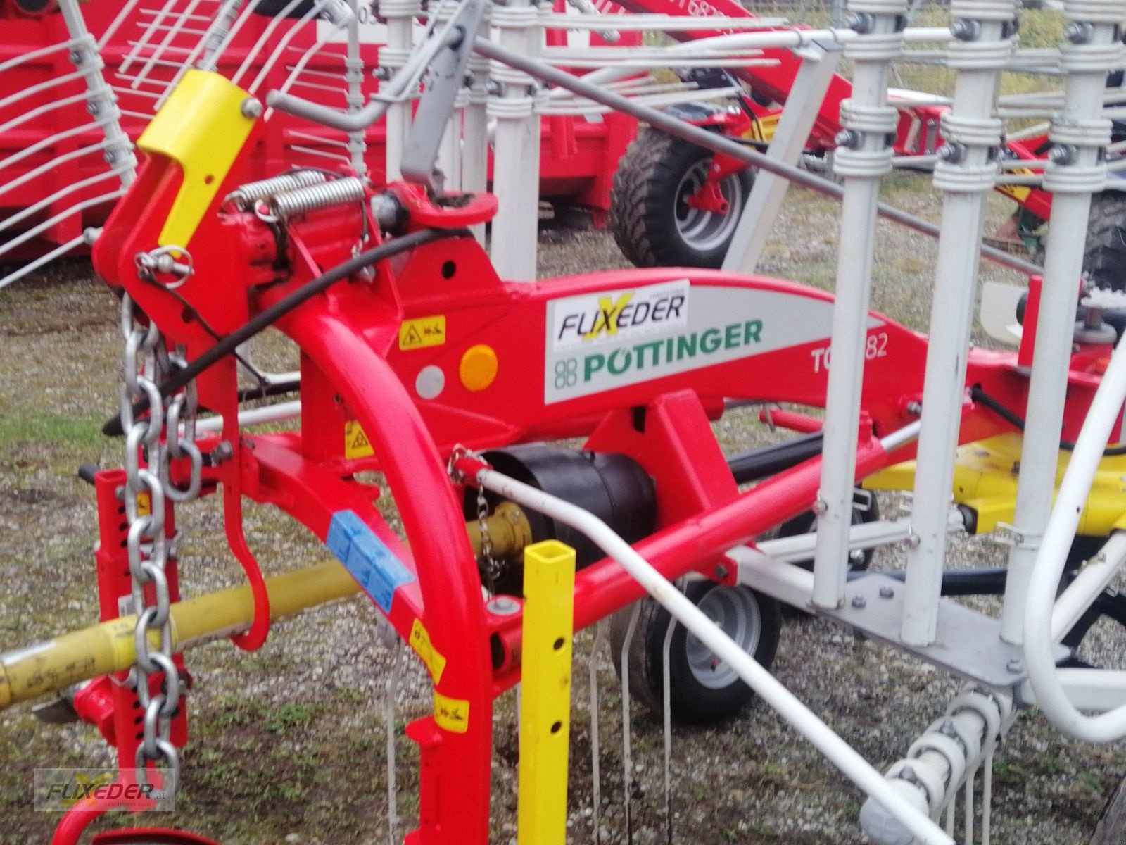 Schwader des Typs Pöttinger Top 382, Gebrauchtmaschine in Pattigham (Bild 2)