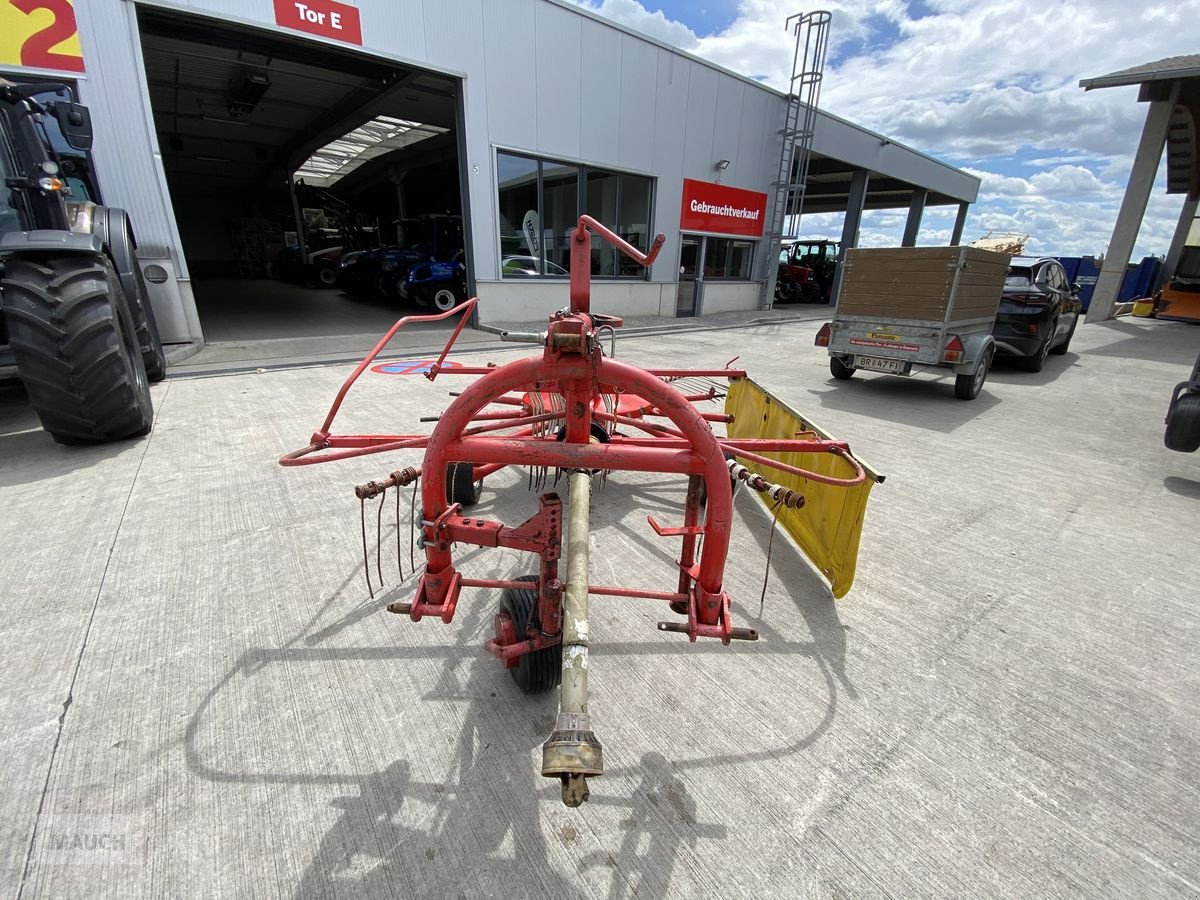 Schwader des Typs Pöttinger TOP 38N, Gebrauchtmaschine in Burgkirchen (Bild 2)