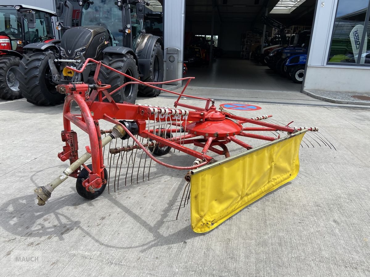 Schwader des Typs Pöttinger TOP 38N, Gebrauchtmaschine in Burgkirchen (Bild 1)