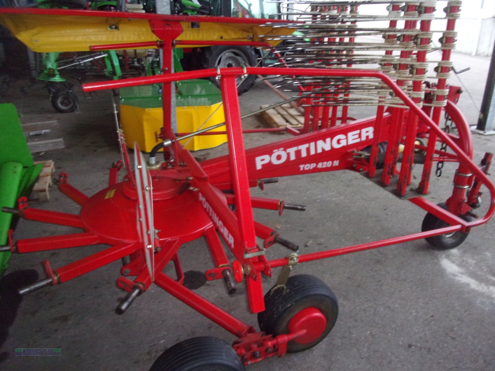 Schwader des Typs Pöttinger TOP 420 N, Typ SK 261, Gebrauchtmaschine in Buchdorf (Bild 3)