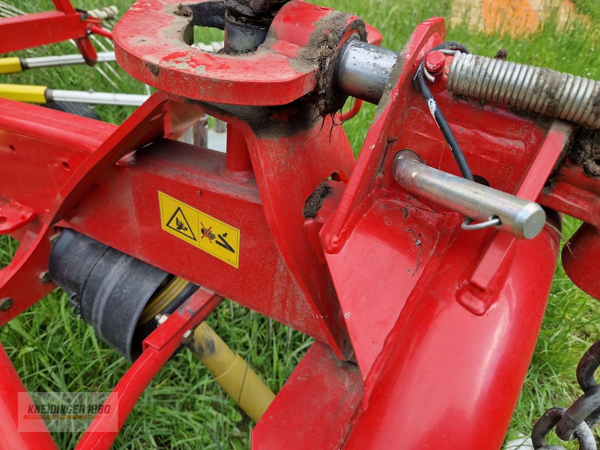 Schwader des Typs Pöttinger TOP 421 N, Gebrauchtmaschine in Altenfelden (Bild 2)