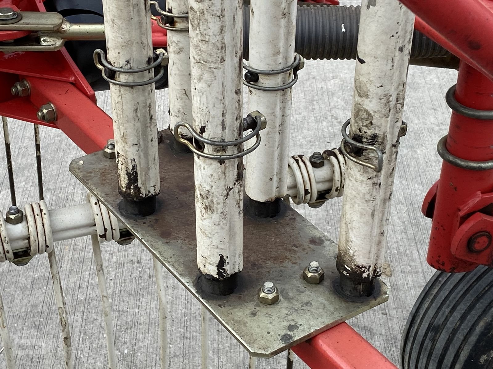 Schwader des Typs Pöttinger Top 421, Gebrauchtmaschine in Burgkirchen (Bild 11)