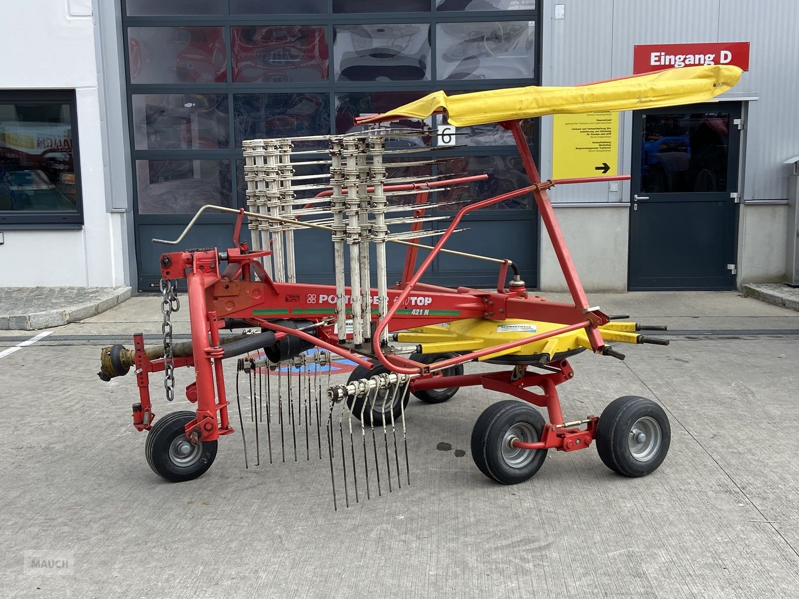Schwader des Typs Pöttinger Top 421, Gebrauchtmaschine in Burgkirchen (Bild 2)