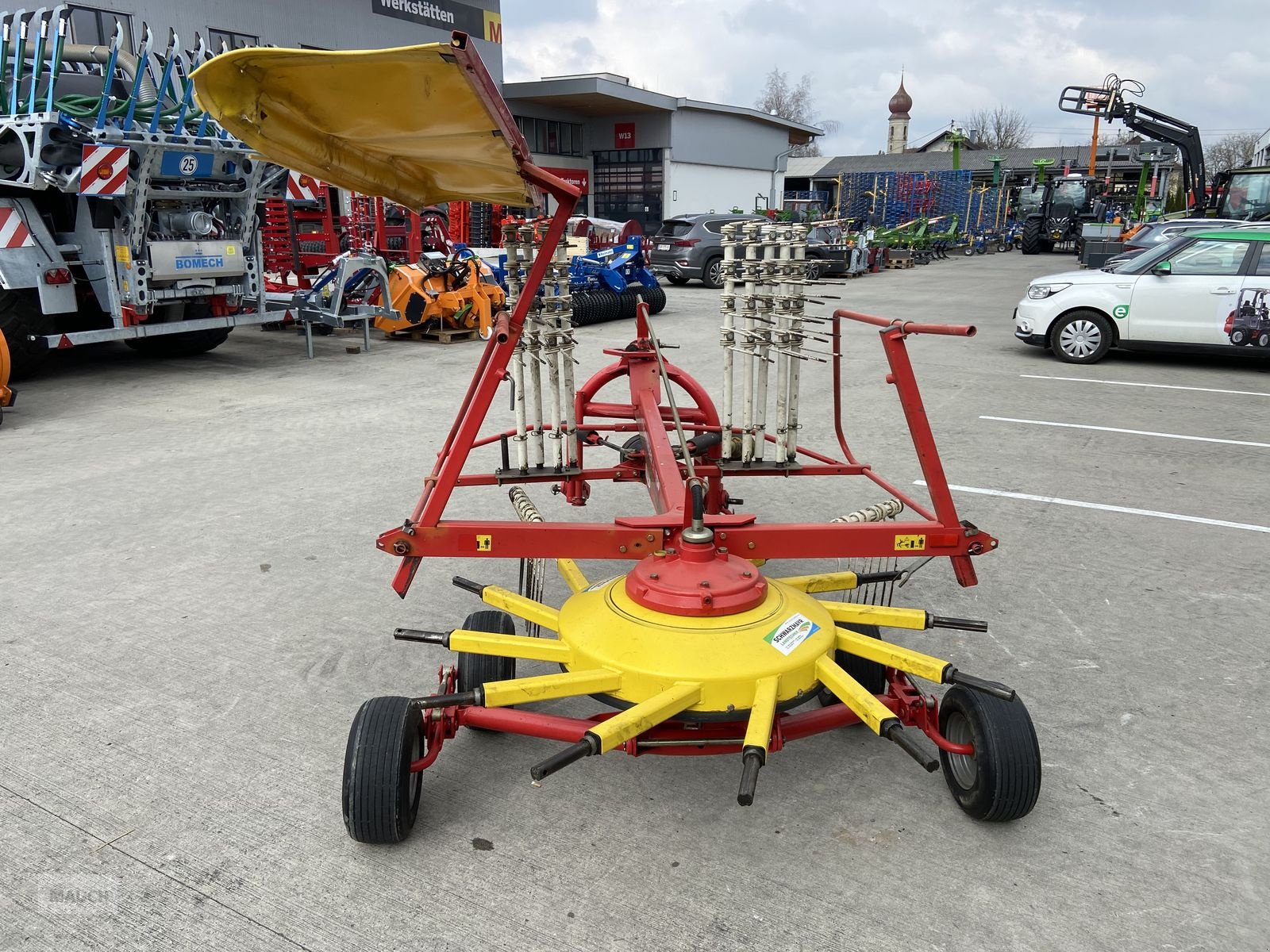 Schwader des Typs Pöttinger Top 421, Gebrauchtmaschine in Burgkirchen (Bild 4)
