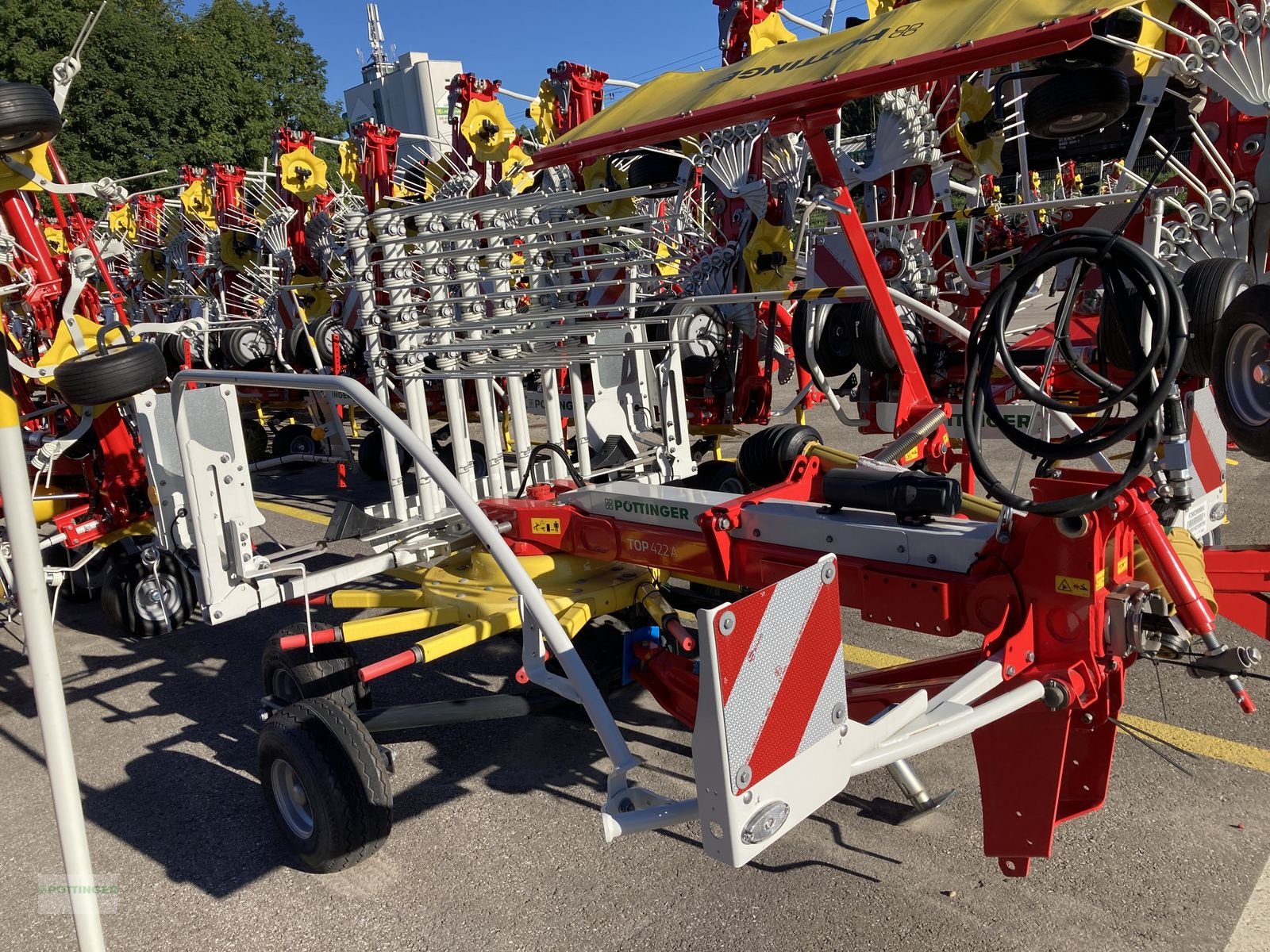 Schwader типа Pöttinger TOP 422 A, Neumaschine в Grieskirchen (Фотография 1)