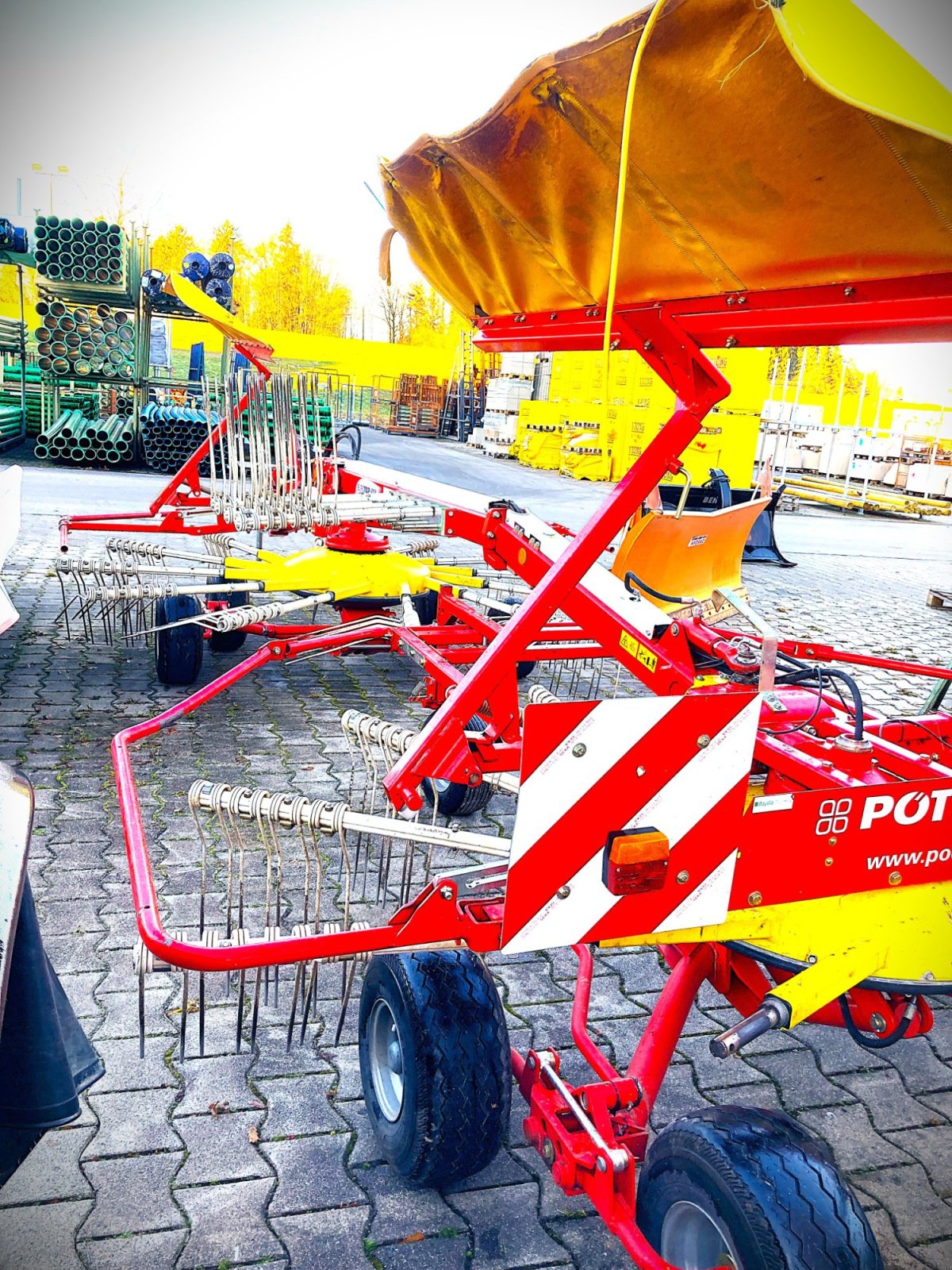 Schwader of the type Pöttinger Top 611 A, Gebrauchtmaschine in Murnau (Picture 6)