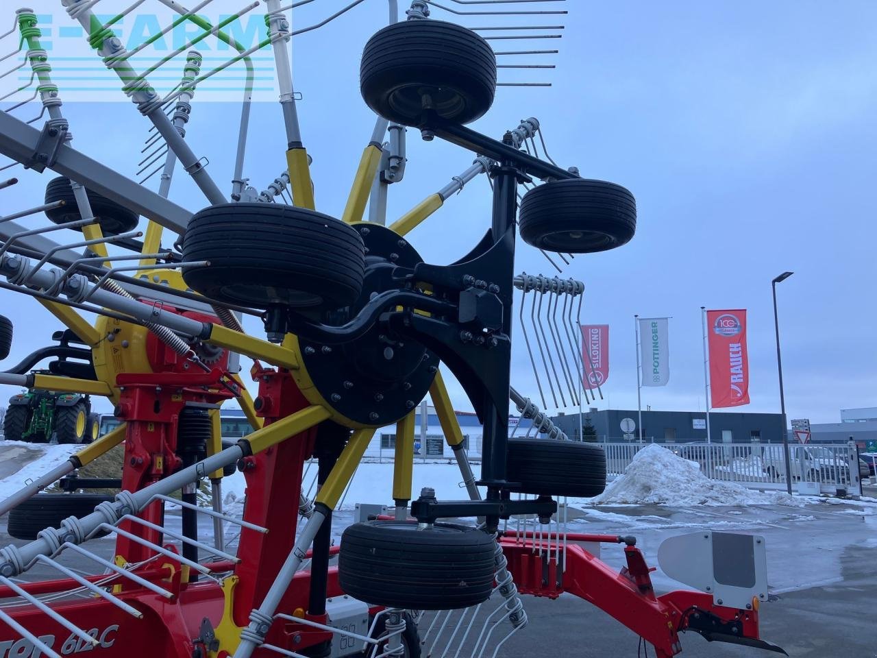 Schwader del tipo Pöttinger TOP 612 C Doppelschwader, Gebrauchtmaschine en REDLHAM (Imagen 10)