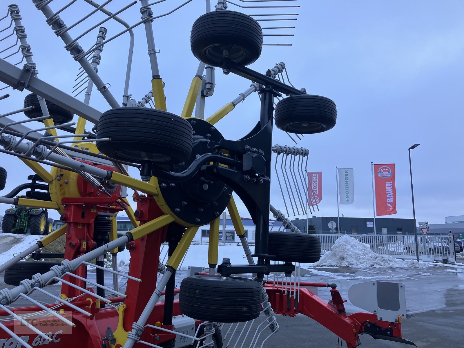 Schwader tipa Pöttinger TOP 612 C Doppelschwader, Neumaschine u Redlham (Slika 10)