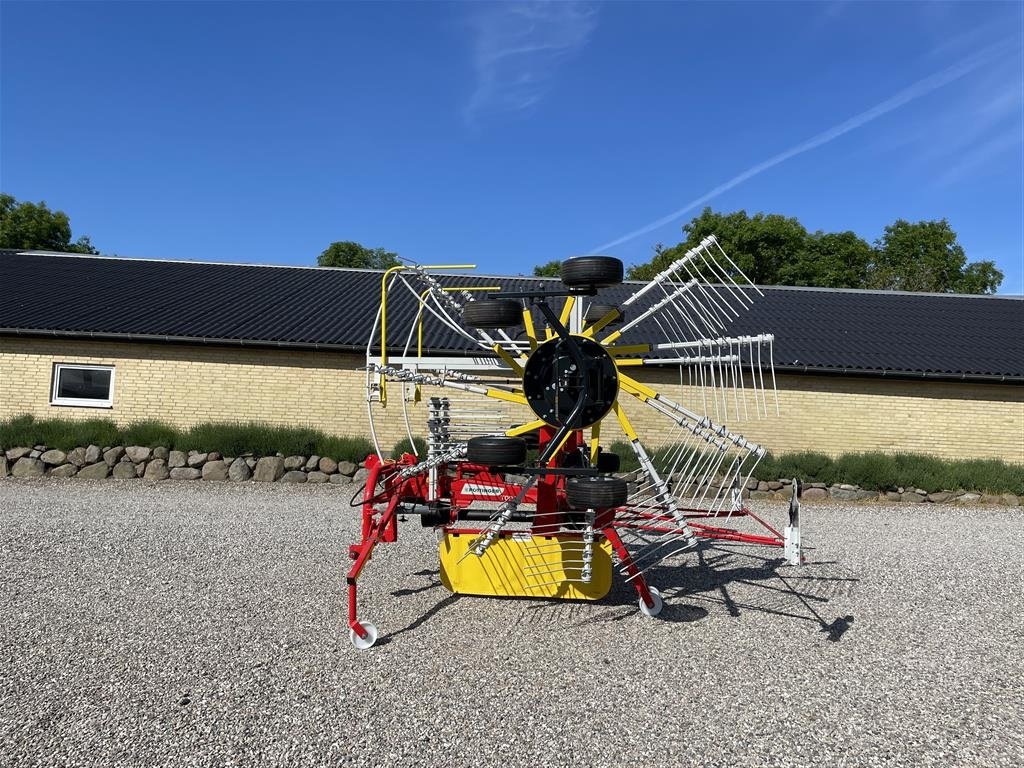 Schwader des Typs Pöttinger TOP 612 lift model, Gebrauchtmaschine in Slagelse (Bild 4)