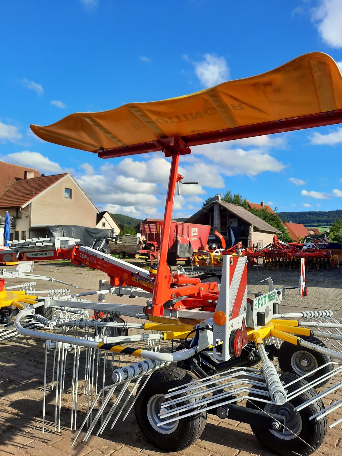 Schwader του τύπου Pöttinger top 632 A, Neumaschine σε Donaueschingen (Φωτογραφία 4)