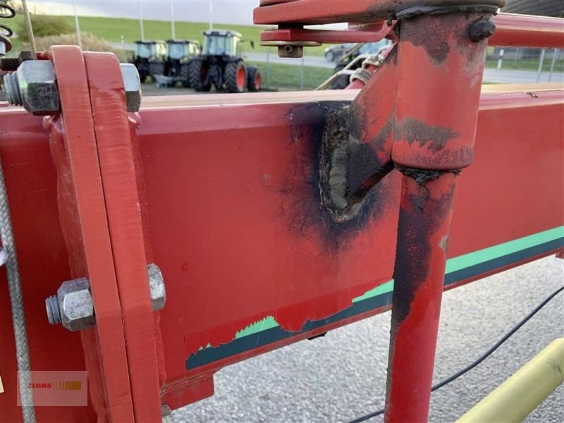 Schwader des Typs Pöttinger TOP 650 MULTITAST, Gebrauchtmaschine in Arnstorf (Bild 22)