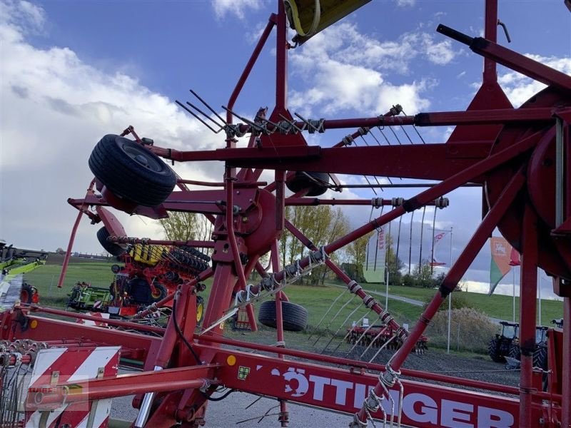 Schwader des Typs Pöttinger TOP 650 MULTITAST, Gebrauchtmaschine in Arnstorf (Bild 12)