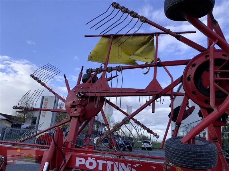 Schwader des Typs Pöttinger TOP 650 MULTITAST, Gebrauchtmaschine in Arnstorf (Bild 17)