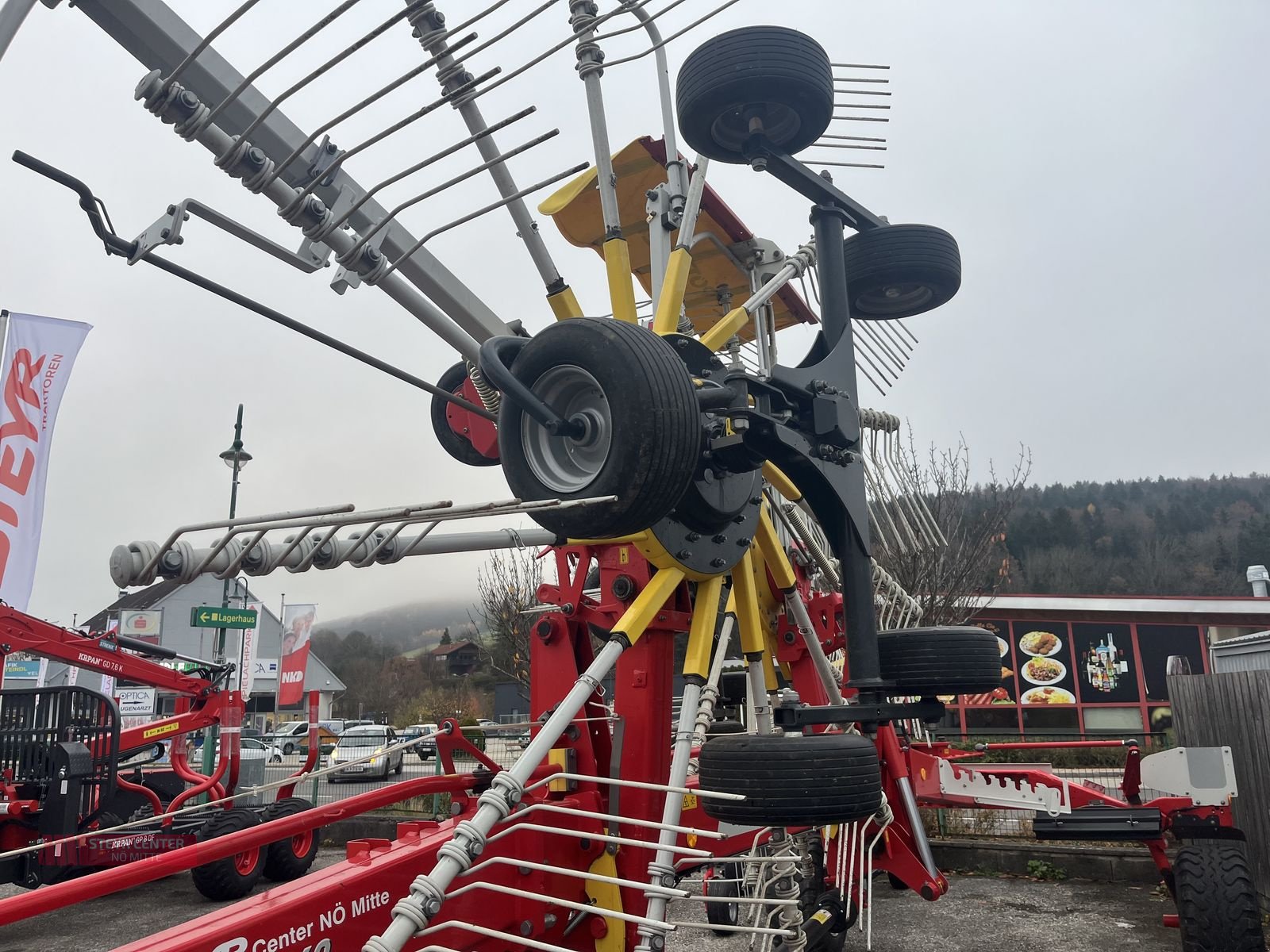 Schwader van het type Pöttinger TOP 662, Vorführmaschine in St. Pölten (Foto 7)