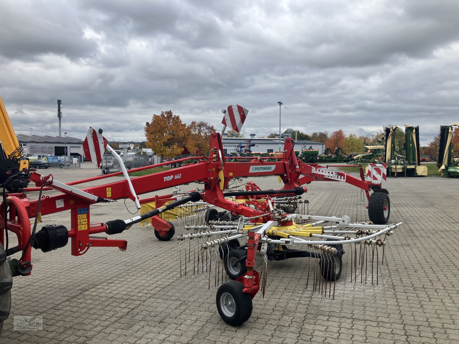 Schwader des Typs Pöttinger Top 662, Gebrauchtmaschine in Vöhringen (Bild 2)