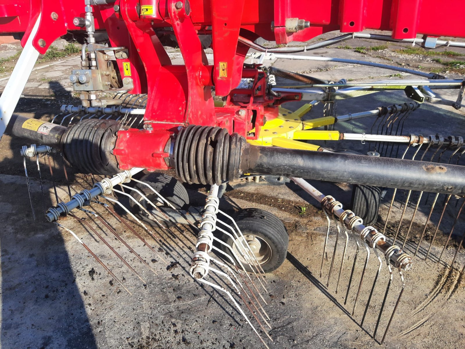 Schwader des Typs Pöttinger Top 662, Gebrauchtmaschine in Važec (Bild 10)