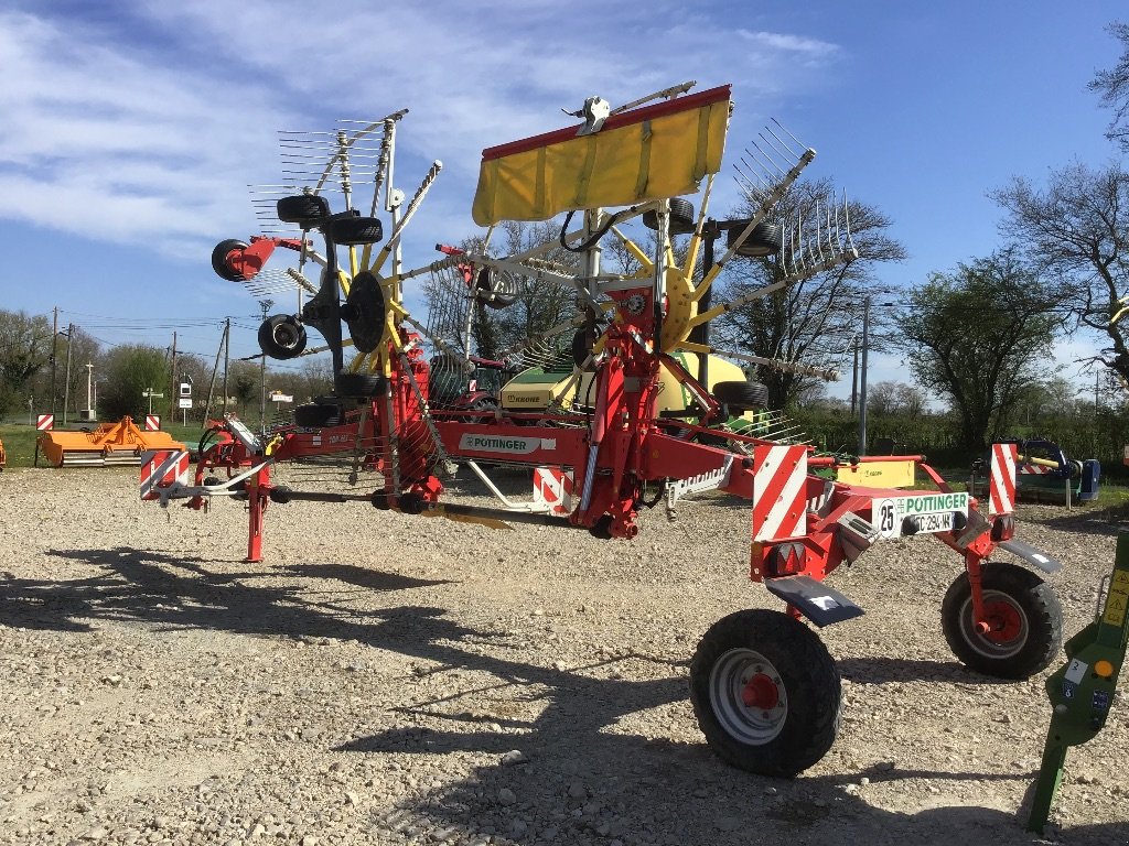 Schwader tipa Pöttinger TOP 662, Gebrauchtmaschine u Condeissiat (Slika 1)