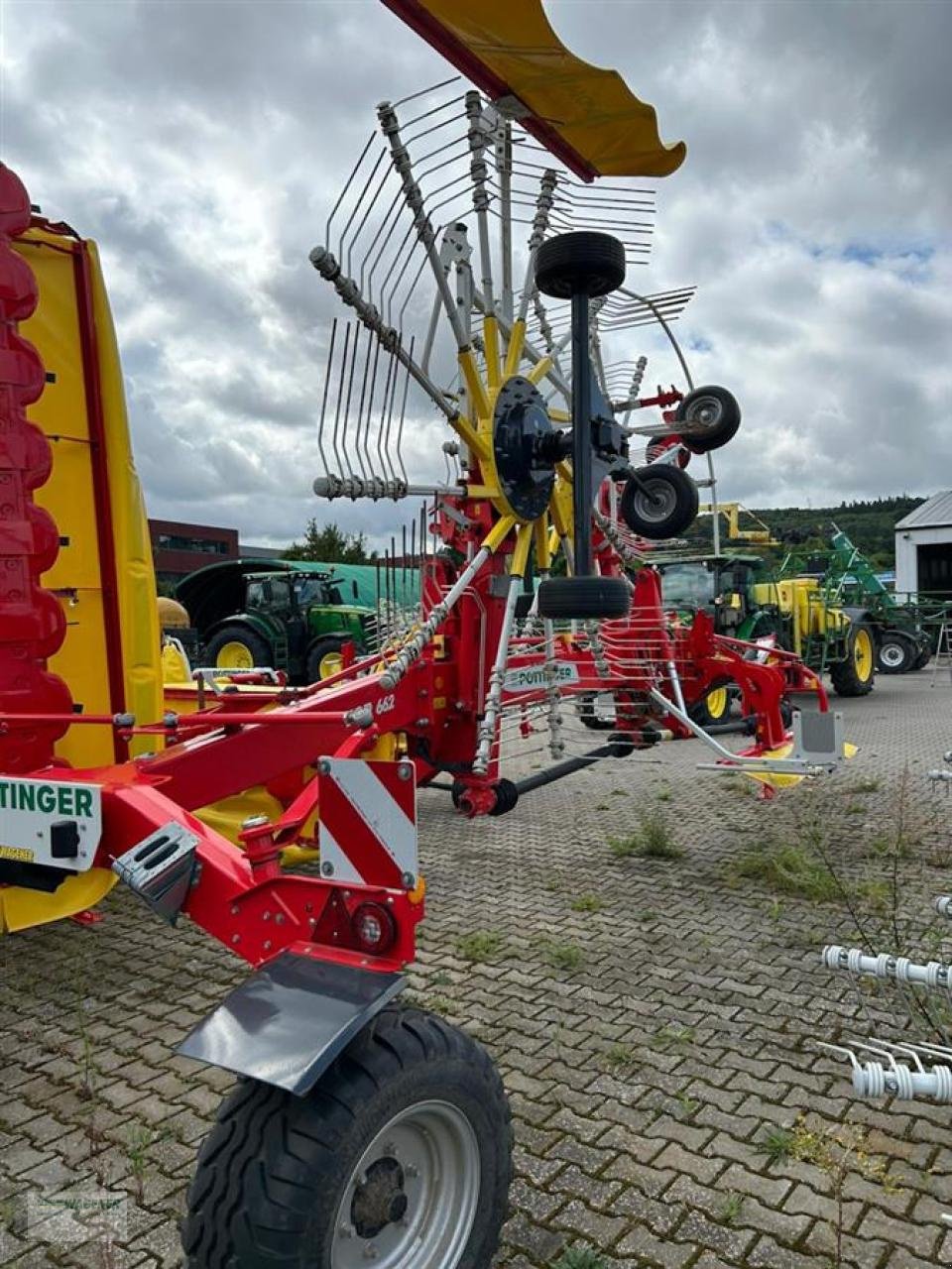 Schwader typu Pöttinger Top 662, Neumaschine v Bad Wildungen - Wega (Obrázek 2)