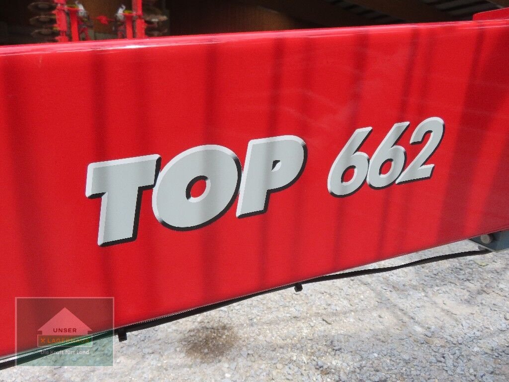 Schwader des Typs Pöttinger TOP 662, Neumaschine in Hofkirchen (Bild 12)