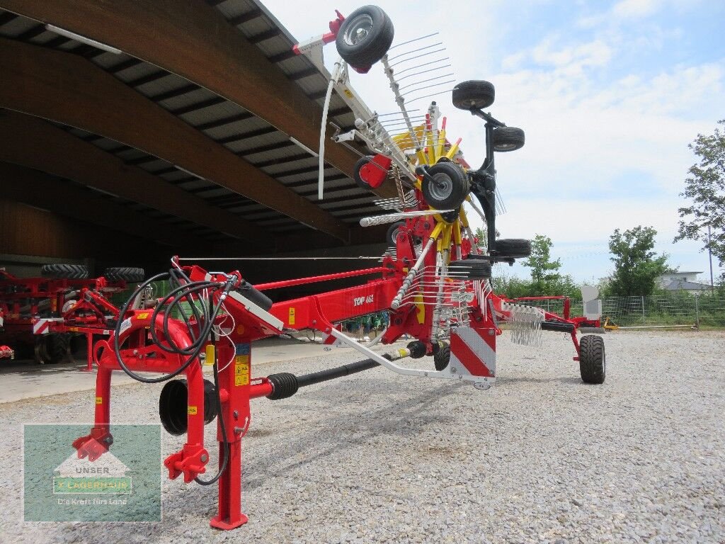 Schwader des Typs Pöttinger TOP 662, Neumaschine in Hofkirchen (Bild 1)