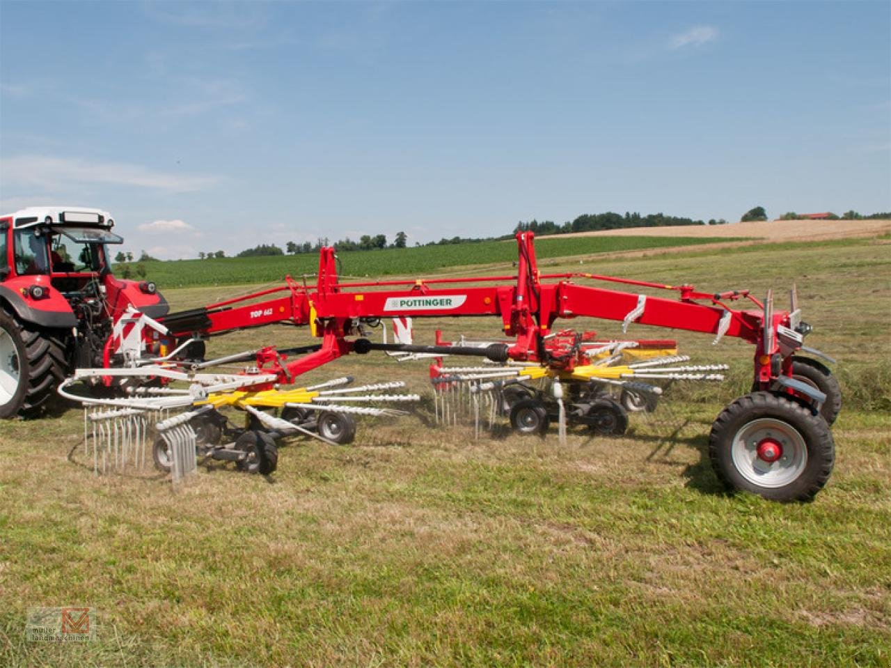 Schwader des Typs Pöttinger Top 662, Neumaschine in Bonndorf (Bild 1)