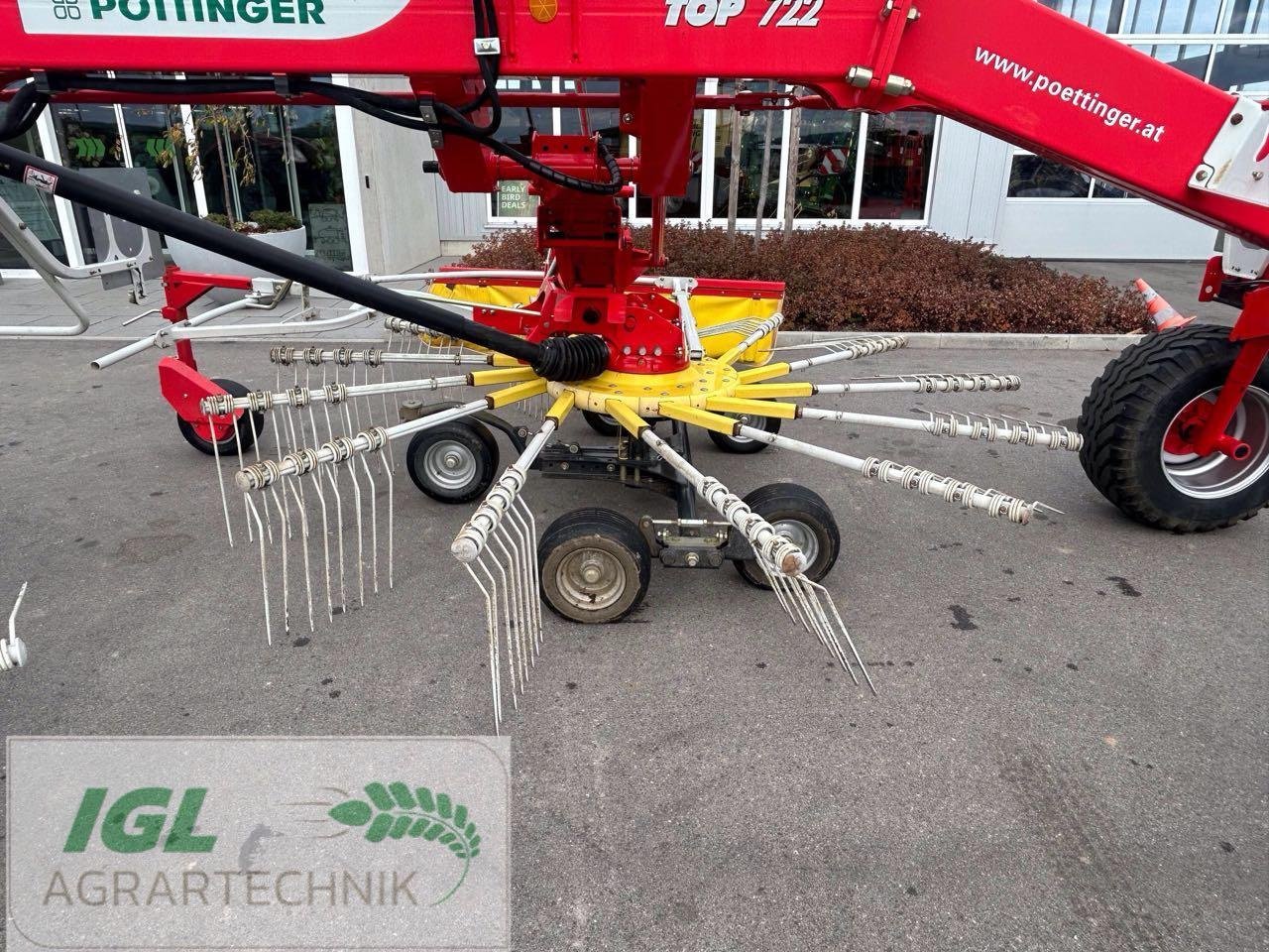 Schwader des Typs Pöttinger Top 722, Gebrauchtmaschine in Nabburg (Bild 4)