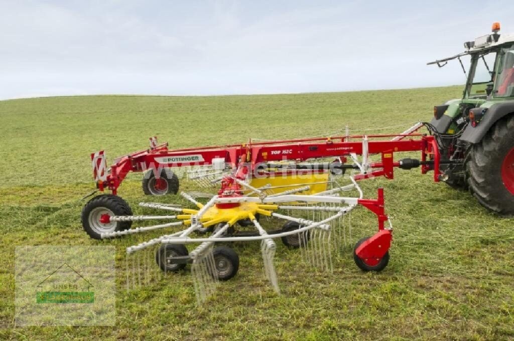 Schwader des Typs Pöttinger Top 762 C, Neumaschine in Schlitters (Bild 1)