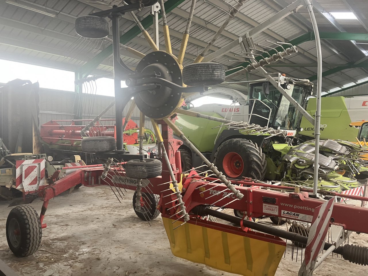 Schwader типа Pöttinger TOP 762 C, Gebrauchtmaschine в MORLHON LE HAUT (Фотография 4)