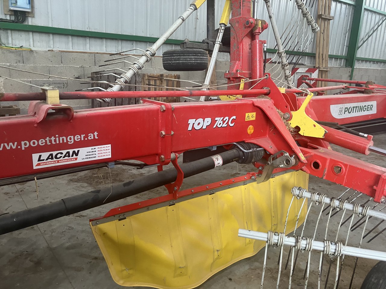 Schwader типа Pöttinger TOP 762 C, Gebrauchtmaschine в MORLHON LE HAUT (Фотография 11)