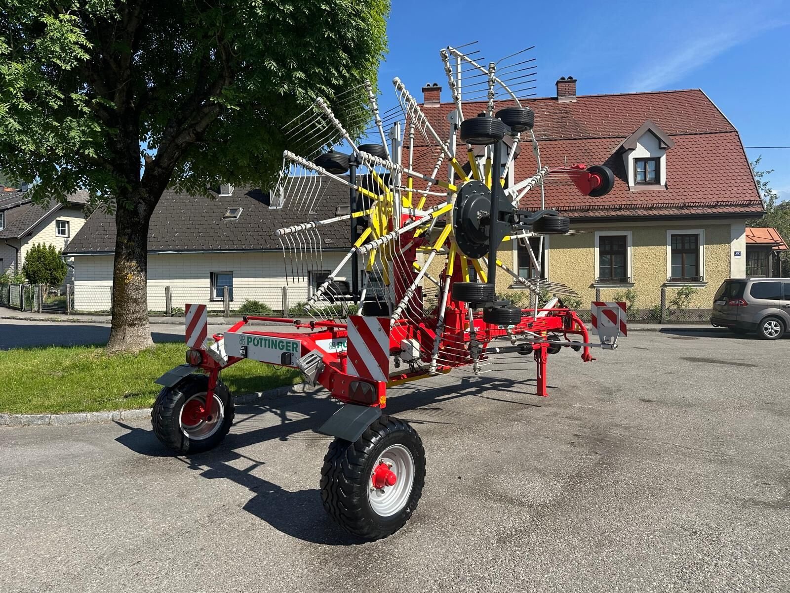 Schwader van het type Pöttinger TOP 762 C, Gebrauchtmaschine in Kirchdorf (Foto 3)