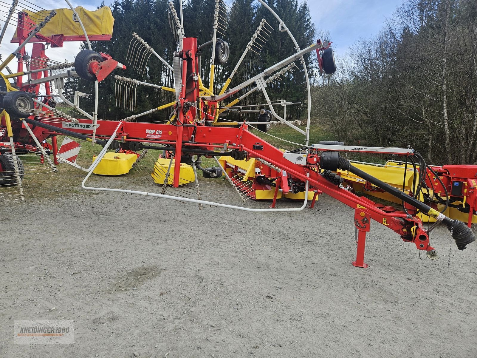 Schwader des Typs Pöttinger TOP 812, Gebrauchtmaschine in Altenfelden (Bild 7)