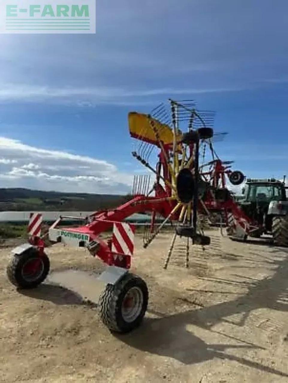 Schwader des Typs Pöttinger top 812, Gebrauchtmaschine in MONFERRAN (Bild 4)