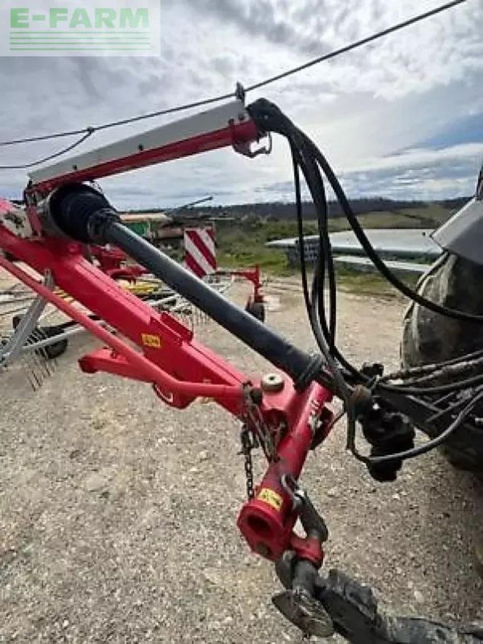 Schwader des Typs Pöttinger top 812, Gebrauchtmaschine in MONFERRAN (Bild 8)