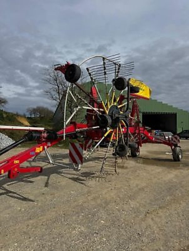 Schwader des Typs Pöttinger TOP 812, Gebrauchtmaschine in Revel (Bild 2)