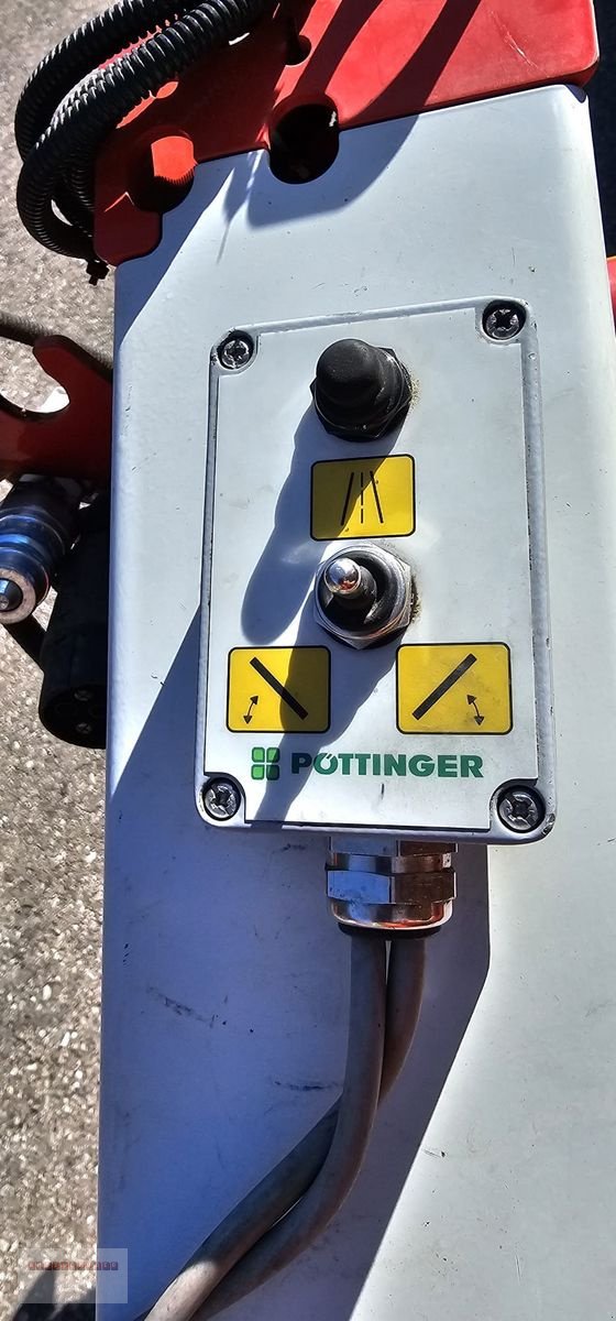 Schwader Türe ait Pöttinger TOP 842C, Gebrauchtmaschine içinde Tarsdorf (resim 15)