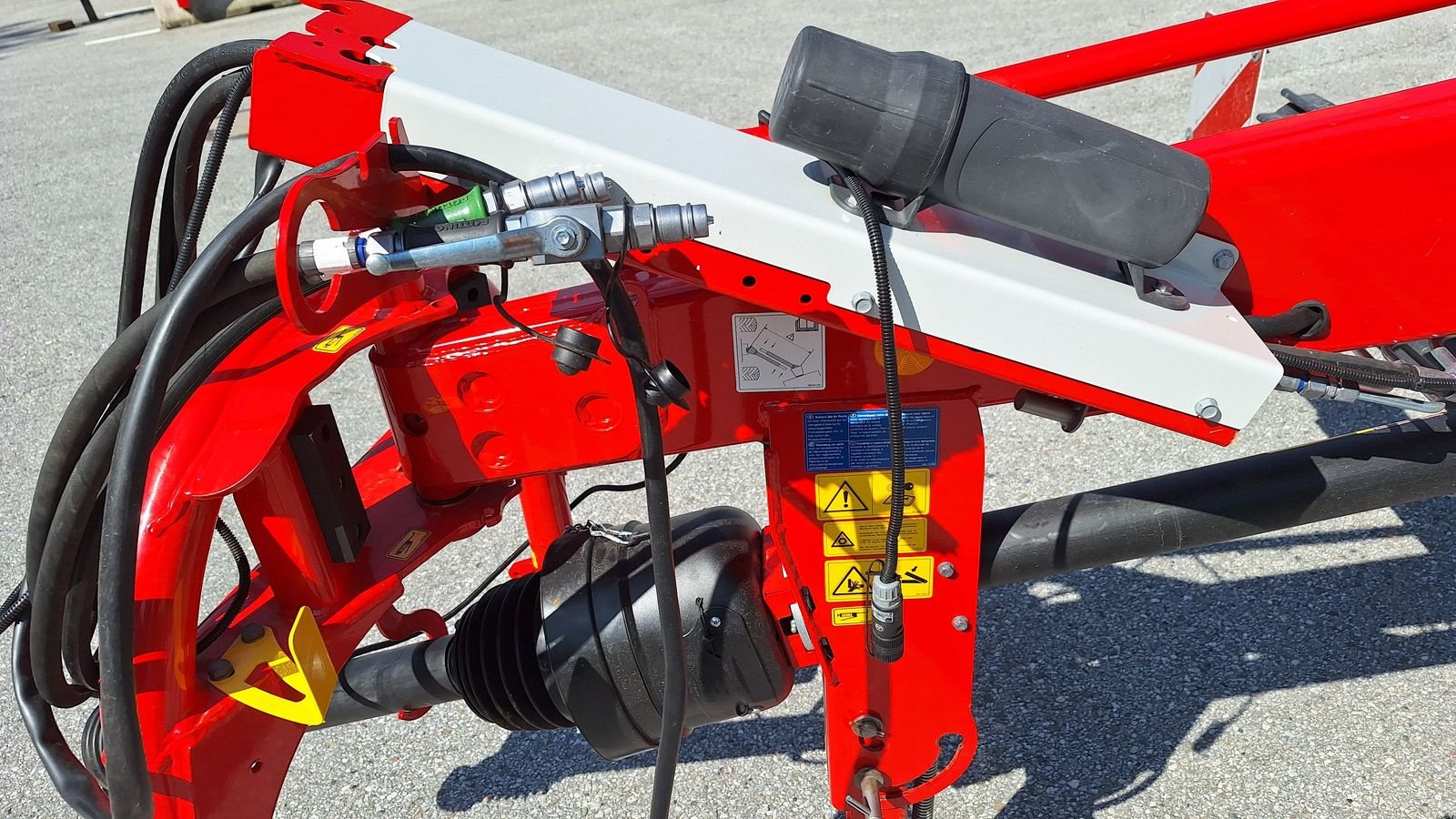 Schwader typu Pöttinger TOP 882 C, Vorführmaschine v Bergheim (Obrázek 3)