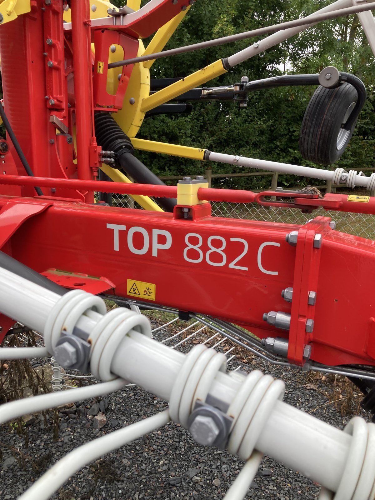 Schwader типа Pöttinger TOP 882 C, Gebrauchtmaschine в CINTHEAUX (Фотография 3)