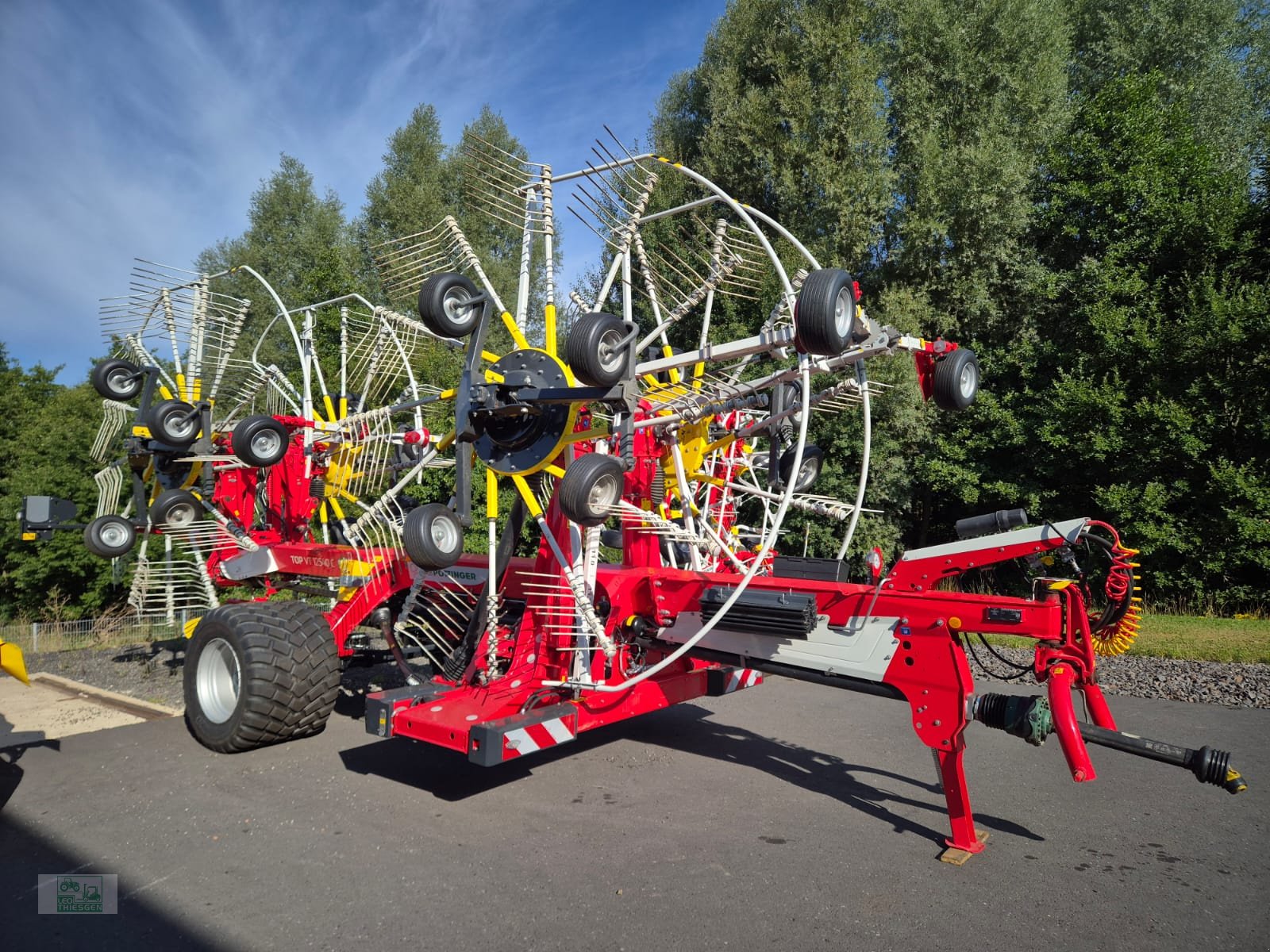 Schwader des Typs Pöttinger TOP VT 12540 C, Neumaschine in Steiningen b. Daun (Bild 1)