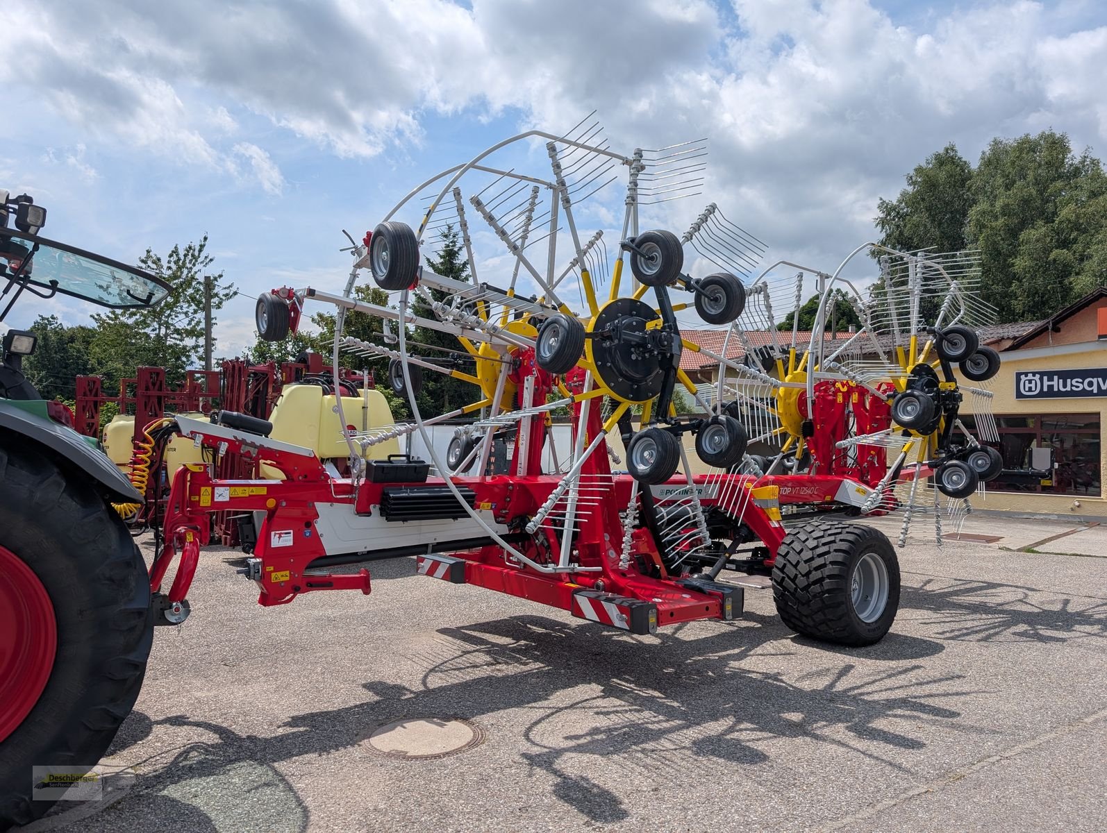 Schwader des Typs Pöttinger TOP VT 12540 C, Neumaschine in Senftenbach (Bild 1)