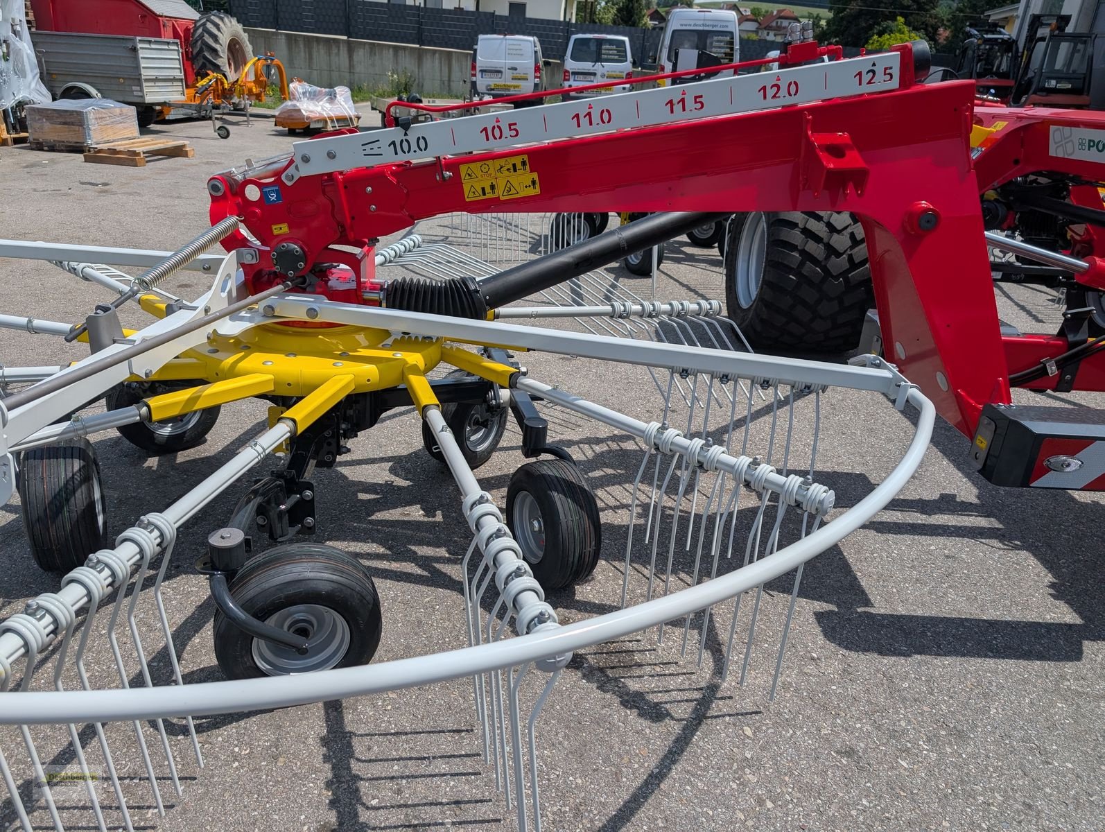 Schwader des Typs Pöttinger TOP VT 12540 C, Neumaschine in Senftenbach (Bild 12)