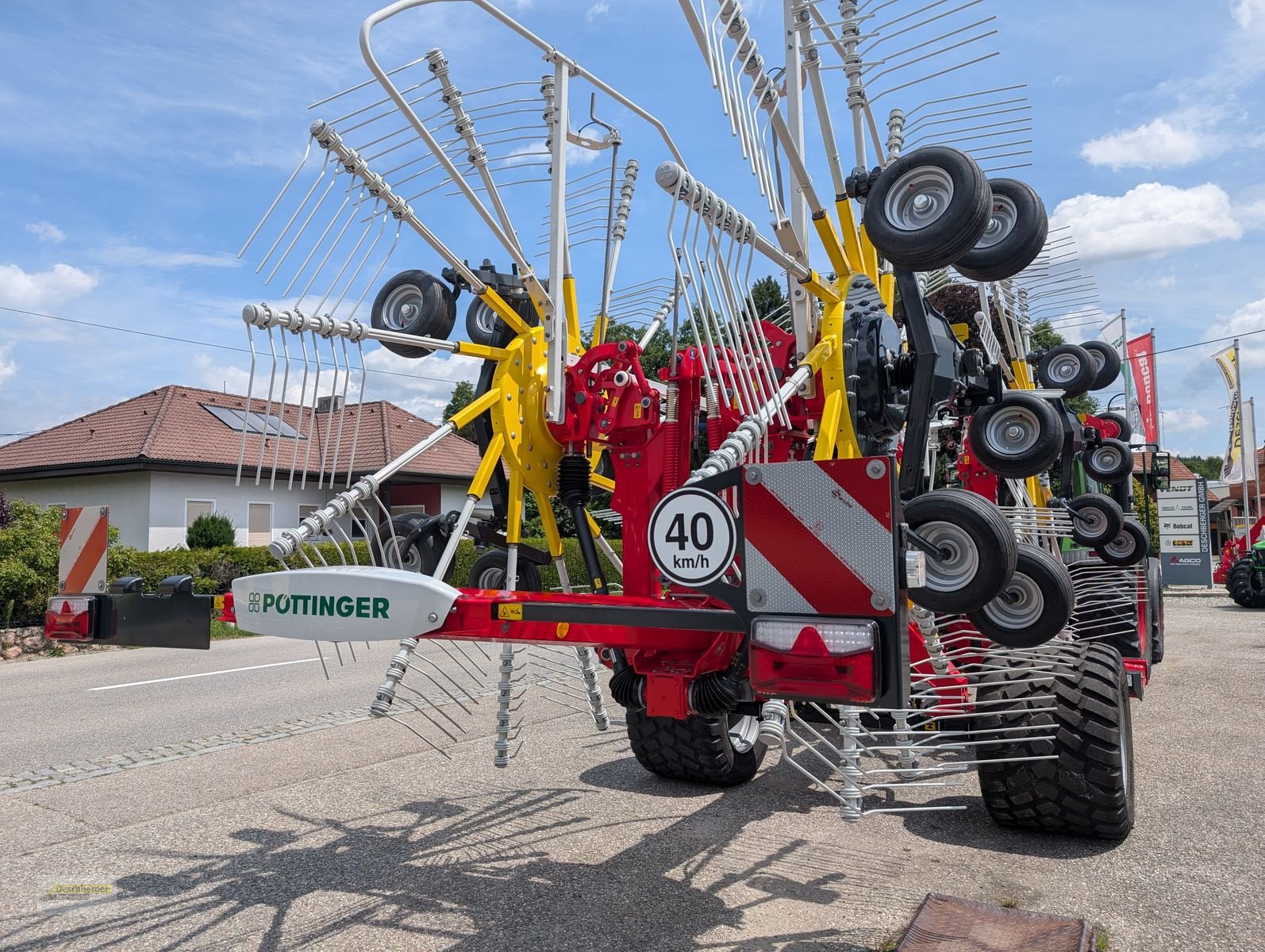 Schwader des Typs Pöttinger TOP VT 12540 C, Neumaschine in Senftenbach (Bild 16)