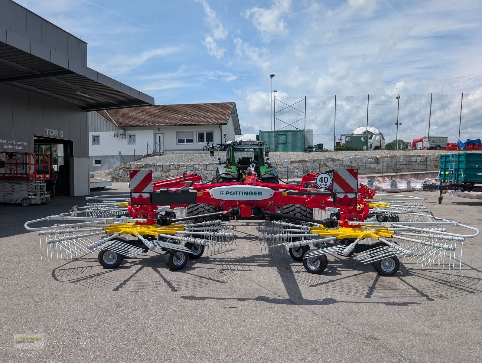 Schwader des Typs Pöttinger TOP VT 12540 C, Neumaschine in Senftenbach (Bild 8)