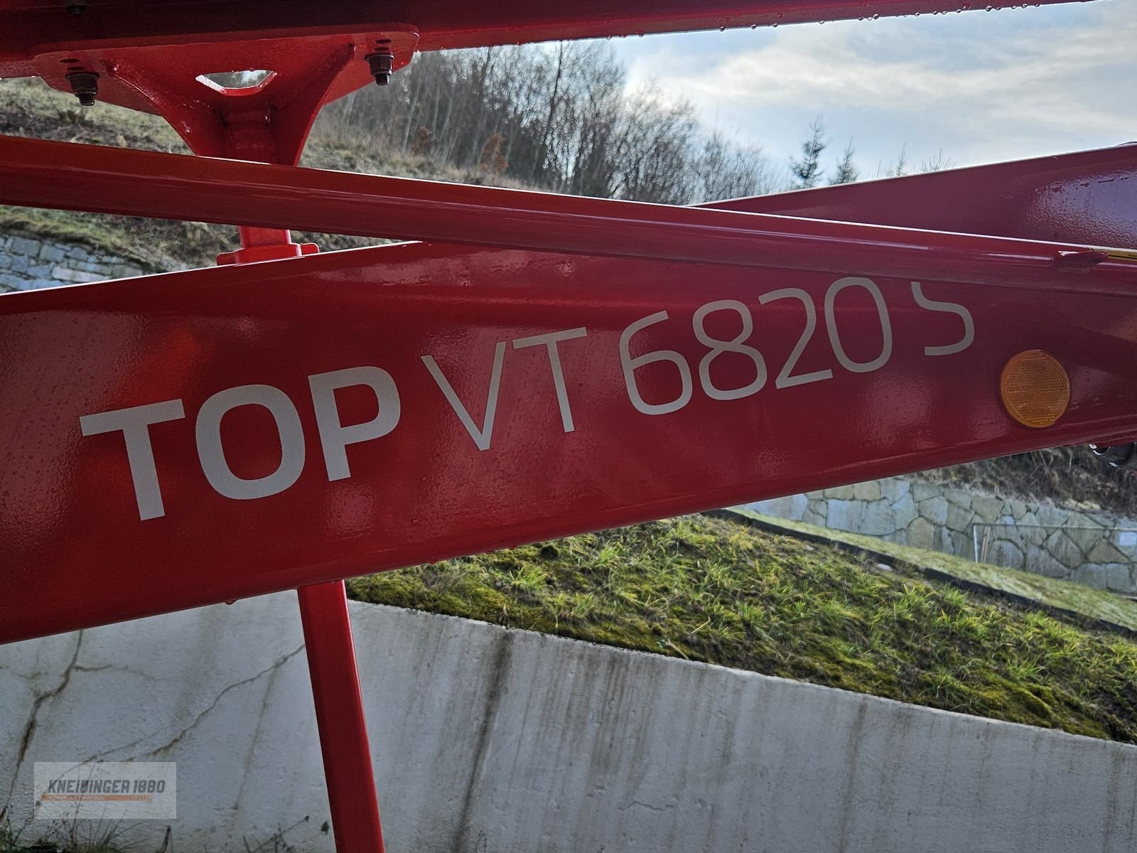 Schwader des Typs Pöttinger Top VT 6820 S, Neumaschine in Altenfelden (Bild 4)